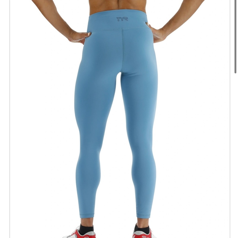 TYR *NEW* high waisted 7/8 blue leggings small. Workout fitness pants